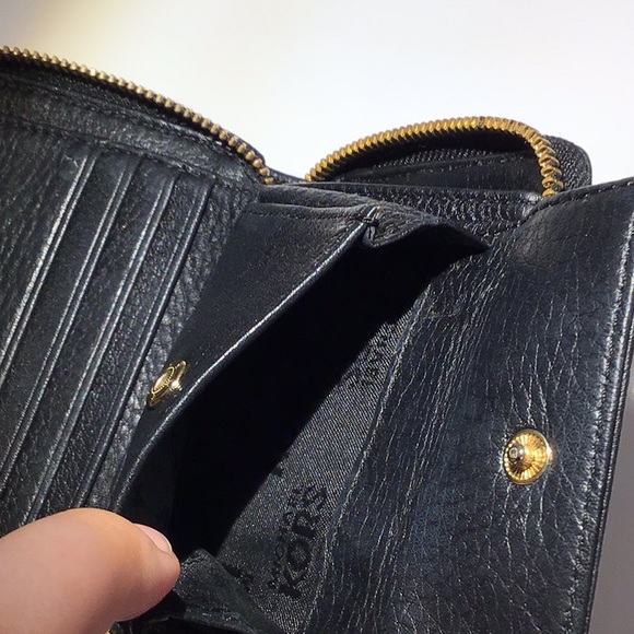 Michael Kors black leather wallet - Picture 6 of 7